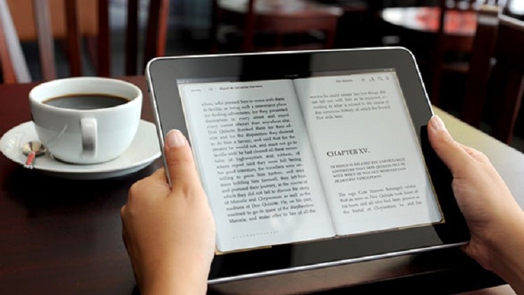 person-reading-on-ipad-750x422